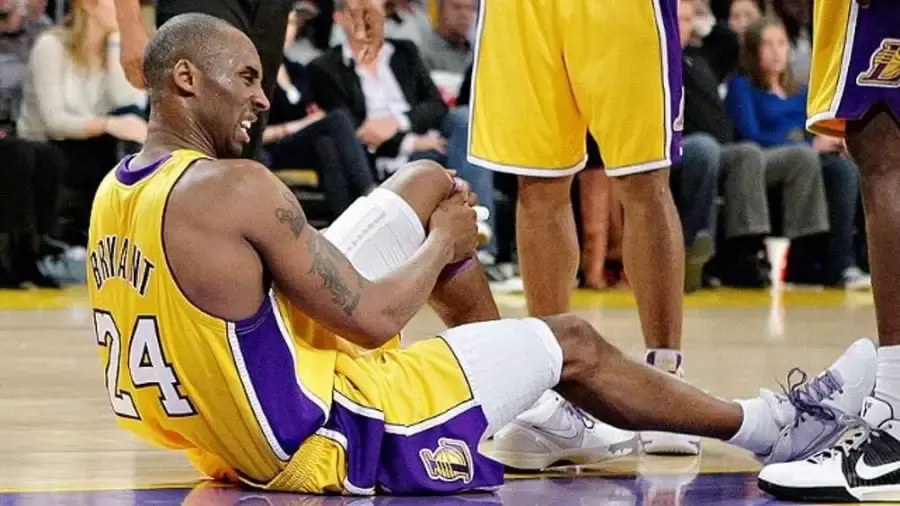 Basketball Injuries: Jumper's Knee, Ankle Sprains and the Two Things Every Junior Hooper Should Be Doing